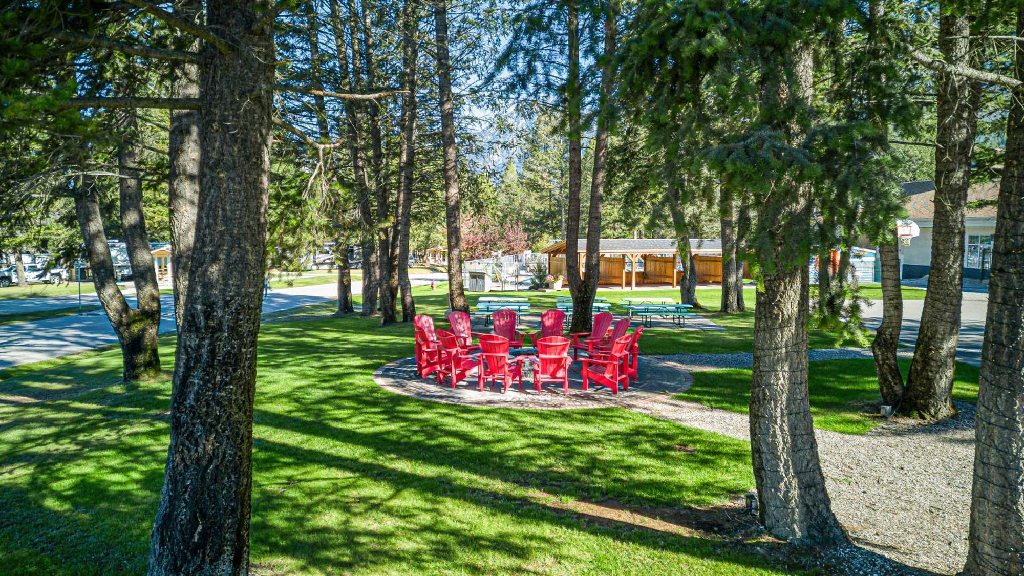 Ridgeview Resort Radium Hot Springs Exterior foto