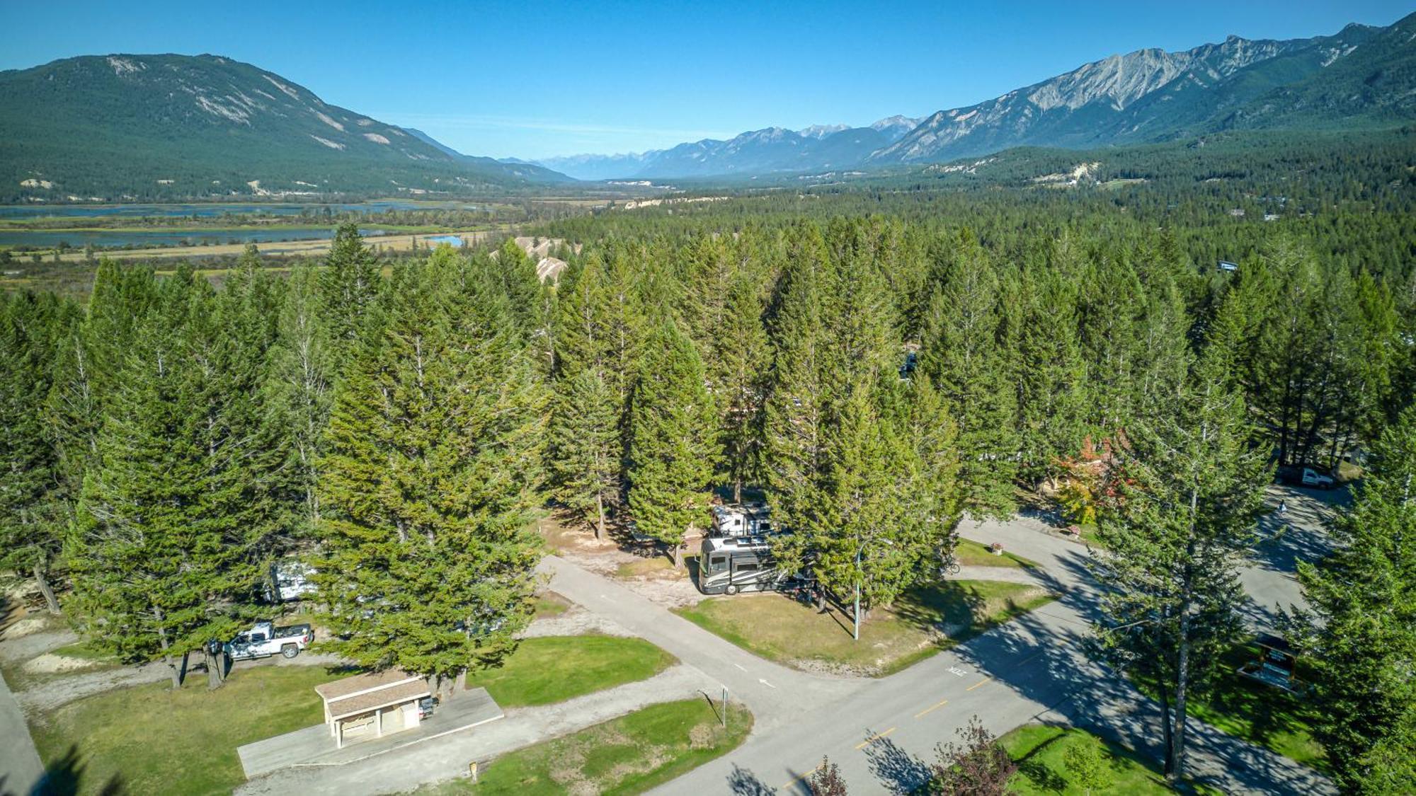 Ridgeview Resort Radium Hot Springs Exterior foto